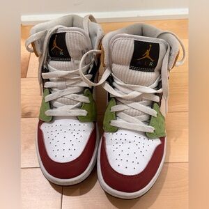 Nike Jordan 1 Retro Mid kids size 4Y